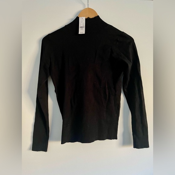 New York & Company Mock-Neck Sweater with Faux-Leather Bow NWT - Picture 3 of 5
